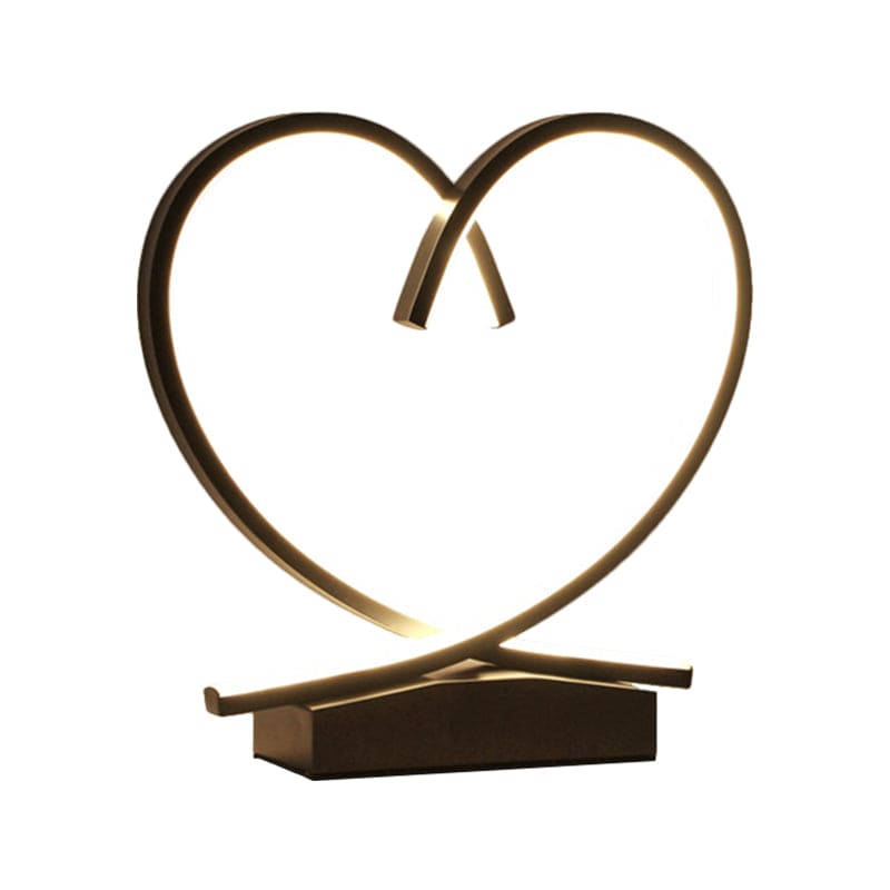 Table de nuit en bois massif design cœur romantique