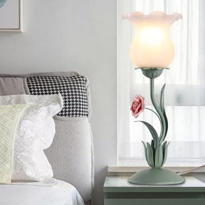 Decorative Flowered Table Lamp for Bedroom