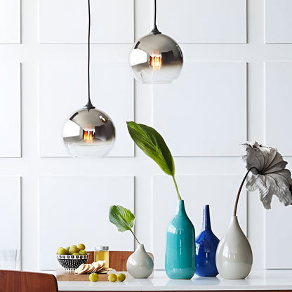 Suspension globe en verre avec éclairage LED moderne