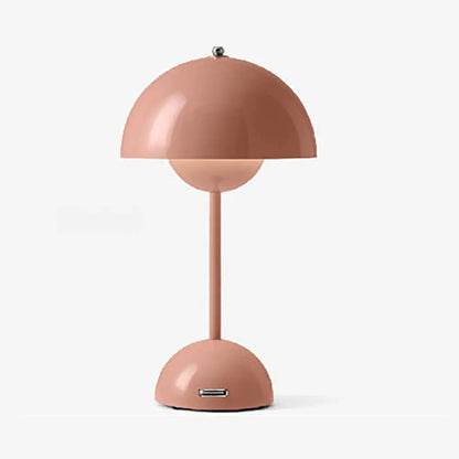Design Table Lamp with Chic Lighting